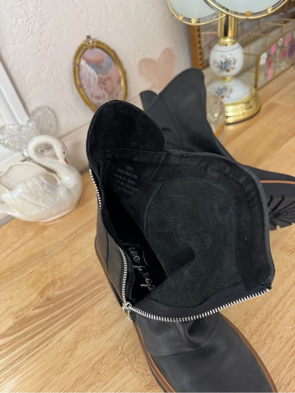 Free People black leather chunky platform ankle boots in size 38.5 🖤 Grunge Boho